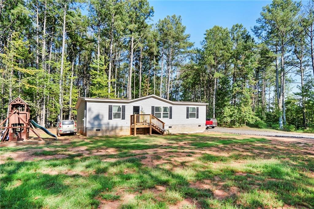 3 bedroom, 2 bathroom, 1,334 sq ft single family residence under contract at 68 N Raburn Road, Bremen, GA 30110