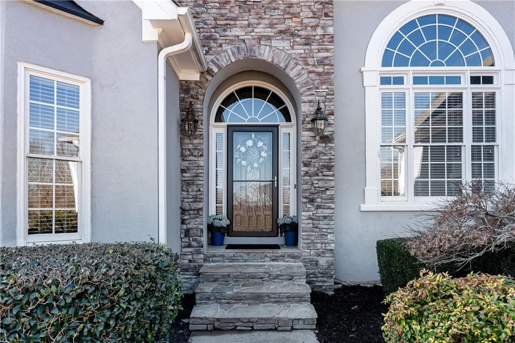 4 bedroom, 4 bathroom, 4,470 sq ft single family residence for rent at 4405 Fairfax Drive, Cumming, GA 30028 for $3,350 a month — photo 3