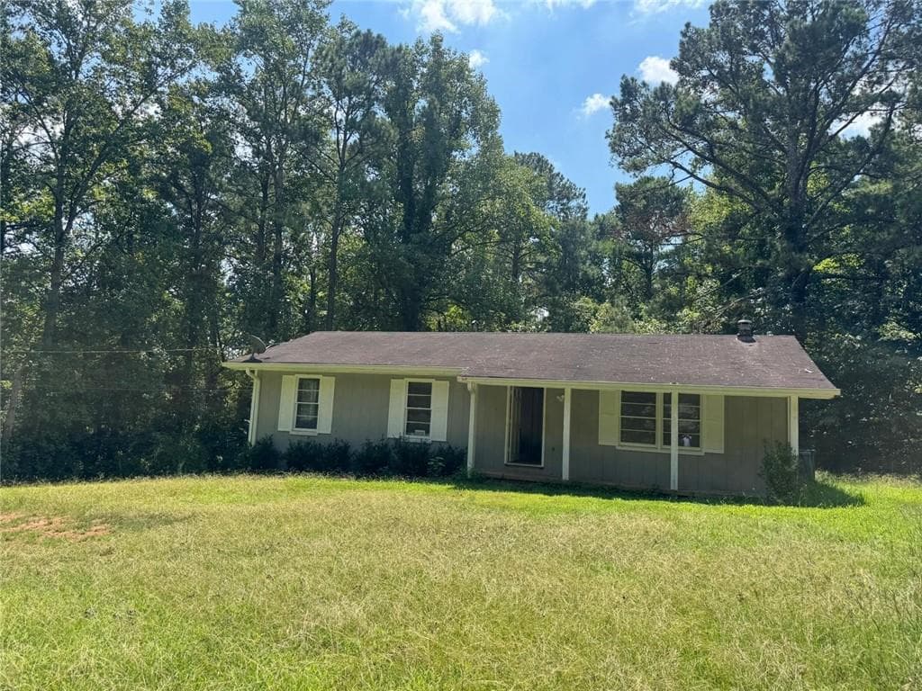 3 bedroom, 2 bathroom, 1,296 sq ft single family residence for sale at 130 Taunton Road, Covington, GA 30014