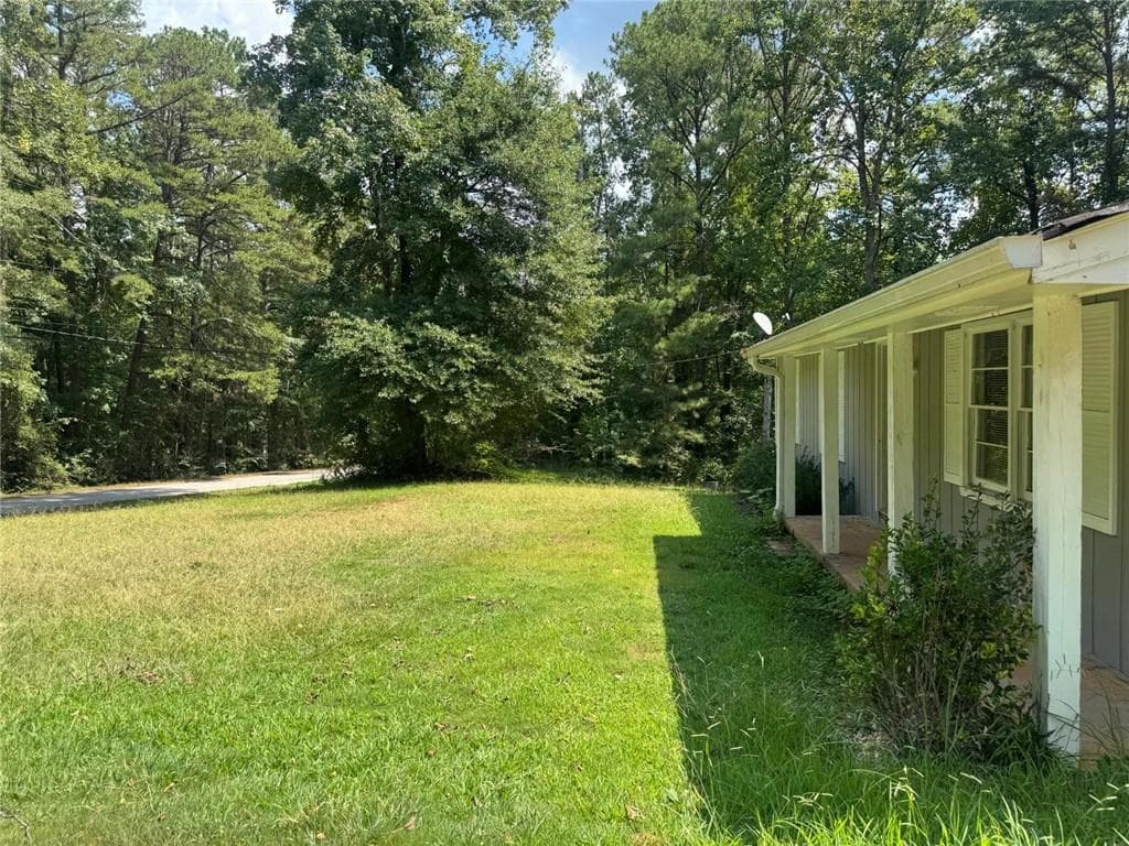 3 bedroom, 2 bathroom, 1,296 sq ft single family residence for sale at 130 Taunton Road, Covington, GA 30014 — photo 3
