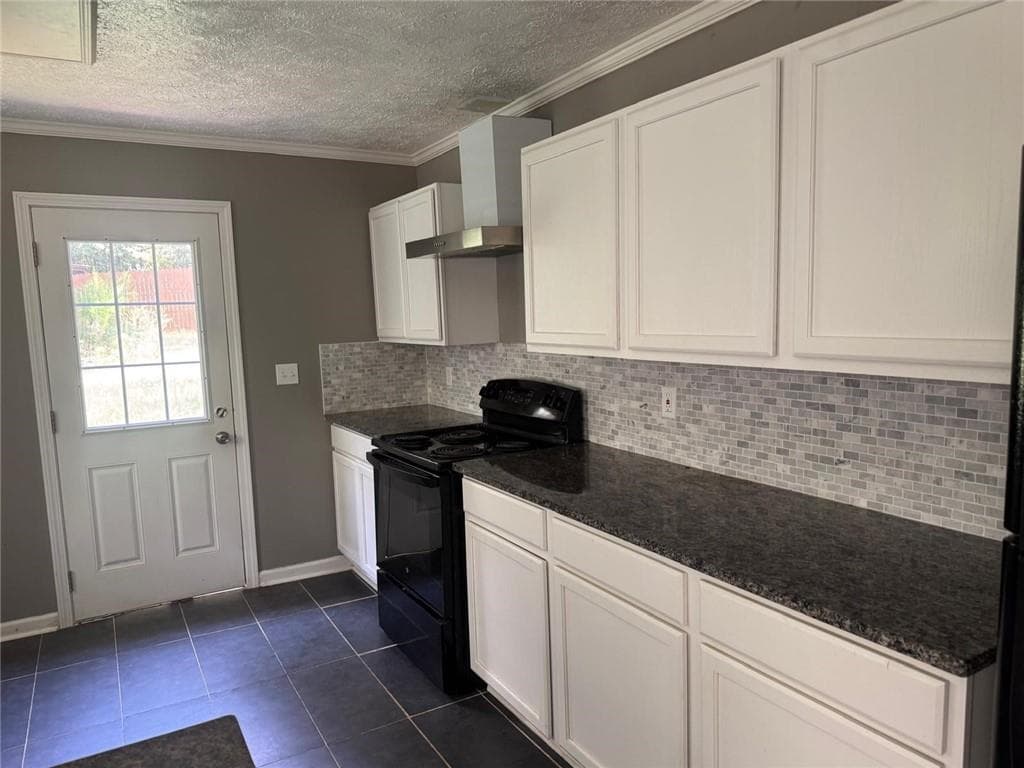 3 bedroom, 2 bathroom, 1,296 sq ft single family residence for sale at 130 Taunton Road, Covington, GA 30014 — photo 5