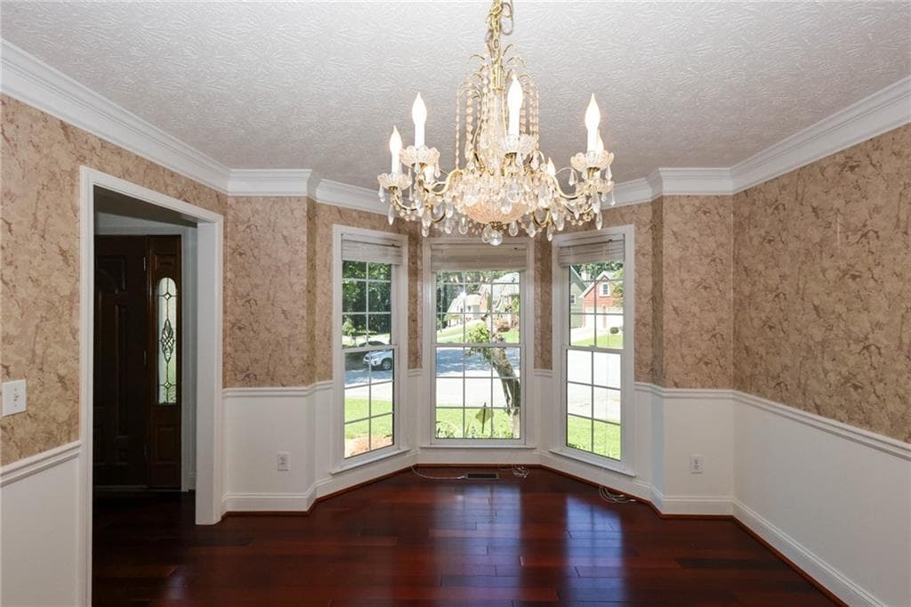 5 bedroom, 3 bathroom, 3,660 sq ft single family residence under contract at 1336 Velvet Creek Way, Marietta, GA 30008 — photo 10