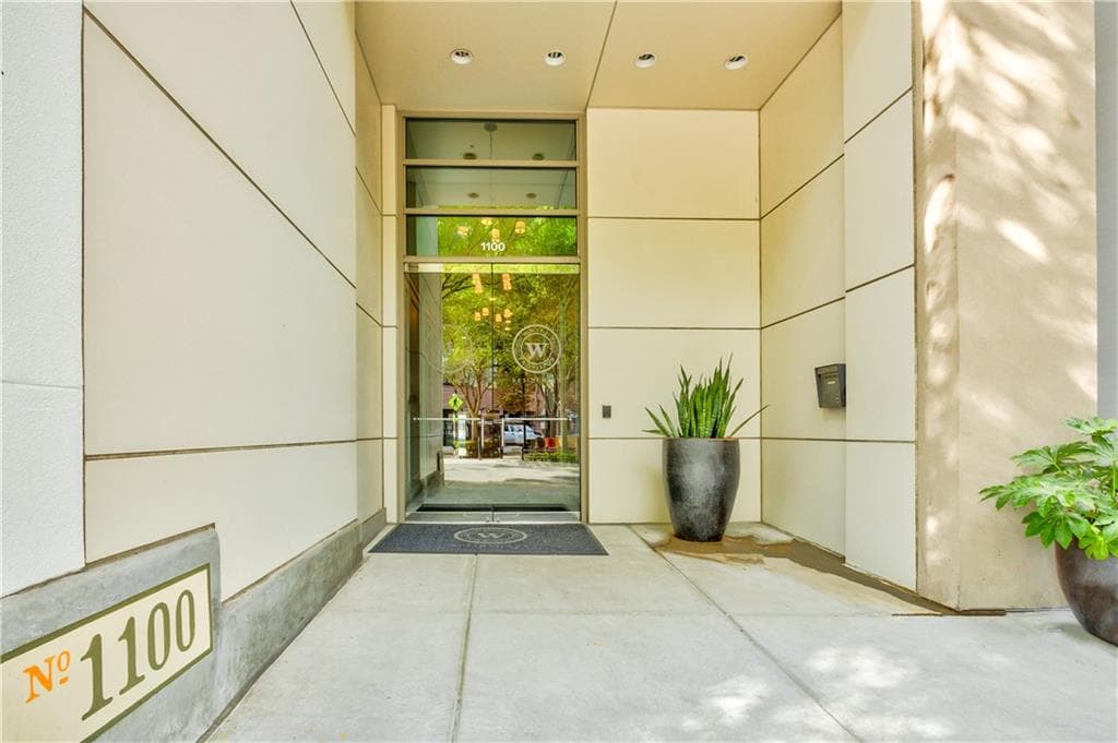 2 bedroom, 2 bathroom, 1,223 sq ft condominium for rent at 1100 Howell Mill Road 810, Atlanta, GA 30318 for $3,595 a month — photo 2