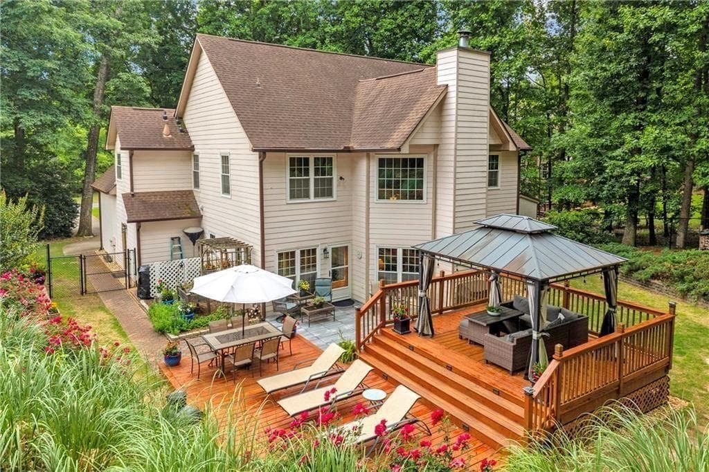 4 bedroom, 3 bathroom, 3,517 sq ft single family residence under contract at 5724 Newberry Point Drive, Flowery Branch, GA 30542
