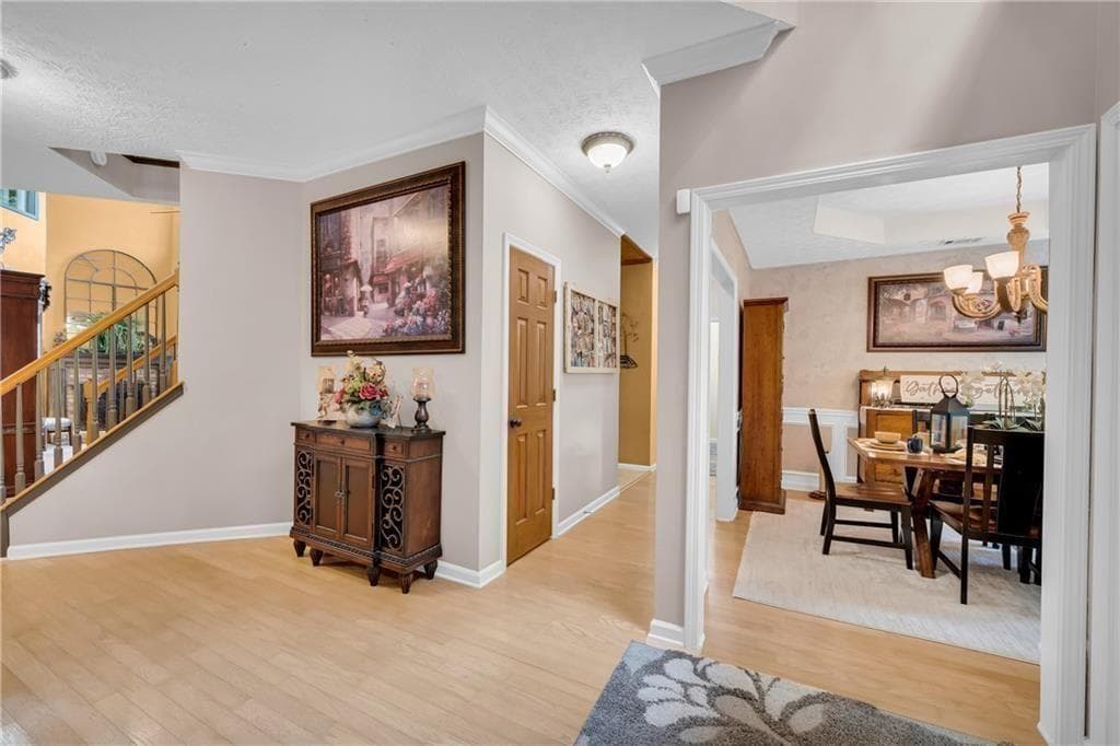 4 bedroom, 3 bathroom, 3,517 sq ft single family residence under contract at 5724 Newberry Point Drive, Flowery Branch, GA 30542 — photo 8