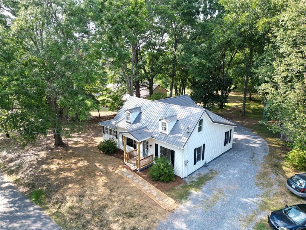 3 bedroom, 2 bathroom, 1,575 sq ft single family residence under contract at 806 Fairview Road, Rockmart, GA 30153 — photo 4