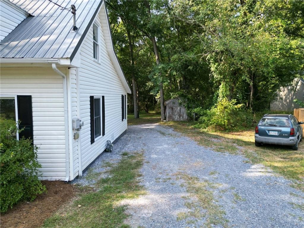 3 bedroom, 2 bathroom, 1,575 sq ft single family residence under contract at 806 Fairview Road, Rockmart, GA 30153 — photo 8