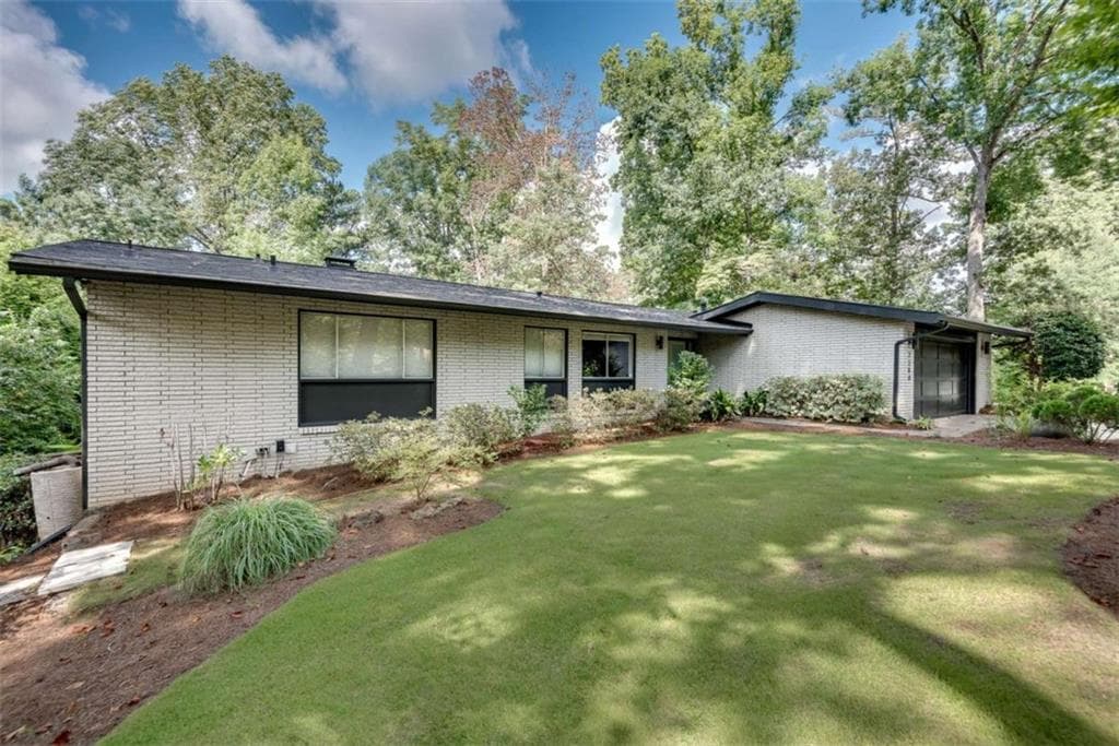 4 bedroom, 4 bathroom, 2,886 sq ft single family residence for sale at 2588 Flair Knoll Drive, Atlanta, GA 30345 — photo 5