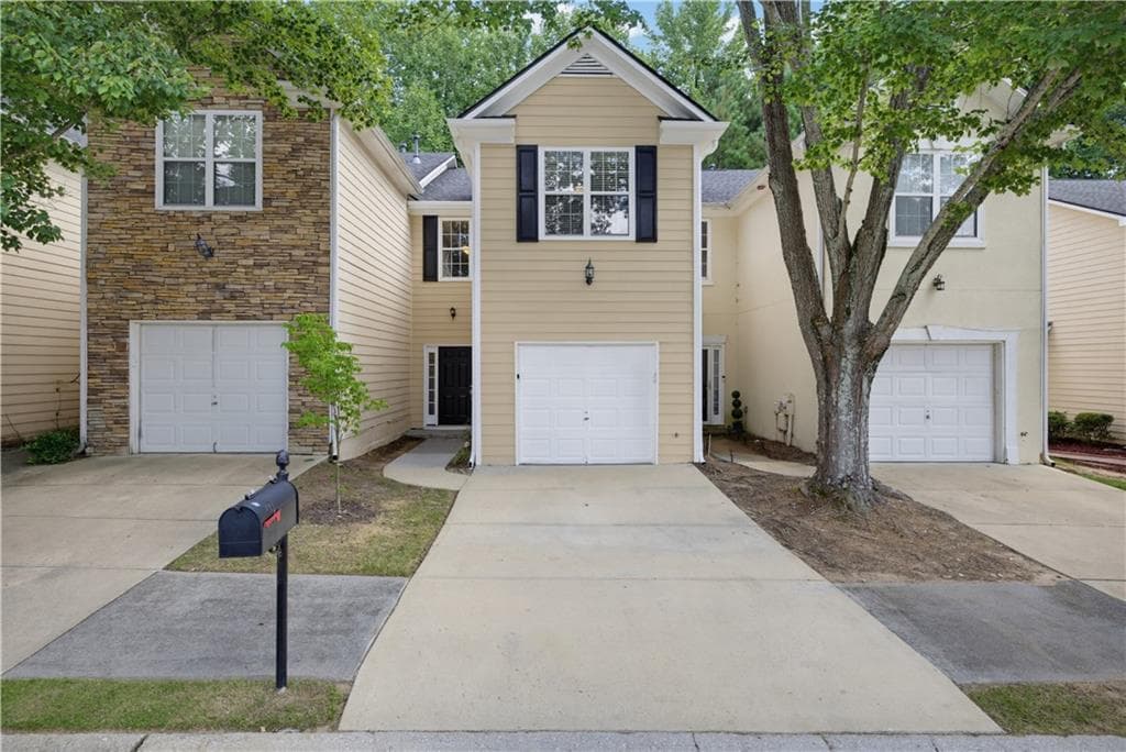 2 bedroom, 3 bathroom, 1,418 sq ft townhouse for sale at 7076 Biltmore Trace, Lithonia, GA 30058