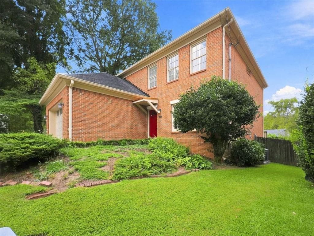 3 bedroom, 3 bathroom, 2,981 sq ft single family residence under contract at 4345 Hambrick Place, Stone Mountain, GA 30083 — photo 2
