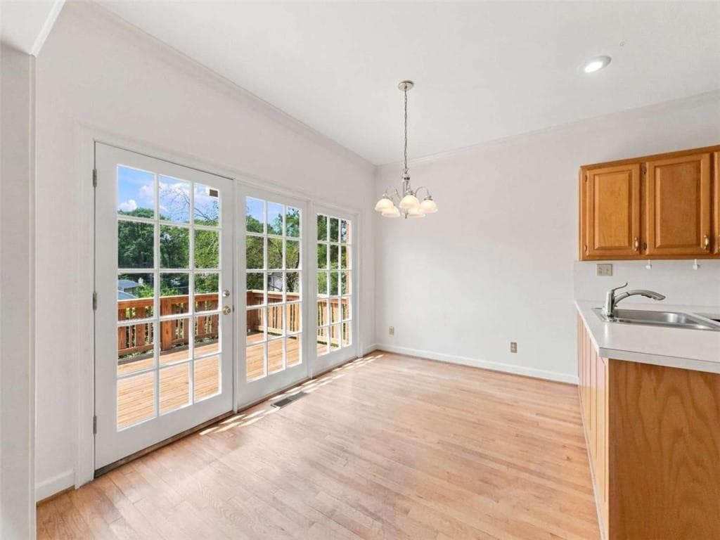 3 bedroom, 3 bathroom, 2,981 sq ft single family residence under contract at 4345 Hambrick Place, Stone Mountain, GA 30083 — photo 7