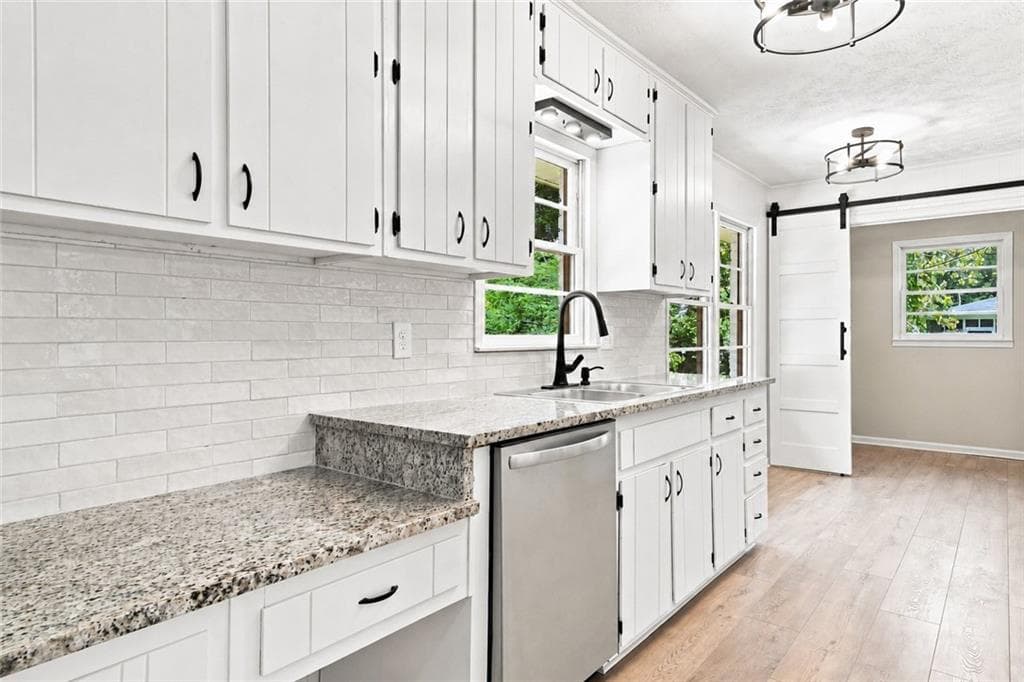 3 bedroom, 2 bathroom, 1,610 sq ft single family residence for sale at 4114 Lauada Drive, Douglasville, GA 30135 — photo 4