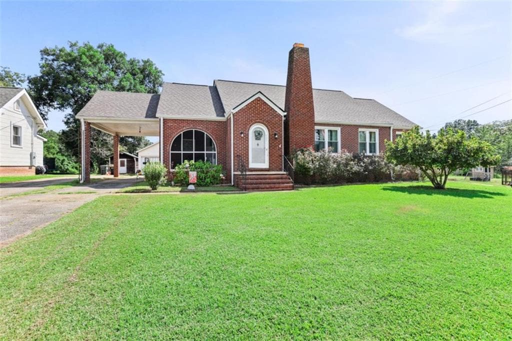 6 bedroom, 5 bathroom, 4,059 sq ft single family residence for sale at 101 High Street, Hogansville, GA 30230