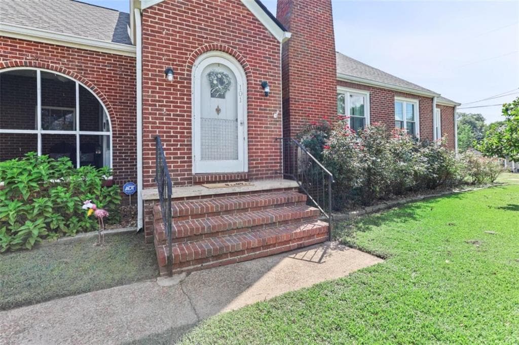 6 bedroom, 5 bathroom, 4,059 sq ft single family residence for sale at 101 High Street, Hogansville, GA 30230 — photo 2