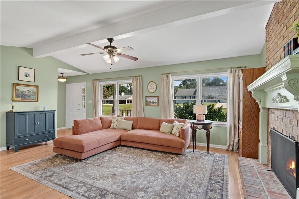 3 bedroom, 2 bathroom, 1,577 sq ft single family residence for sale at 4646 Countryside Drive, Flowery Branch, GA 30542 — photo 6