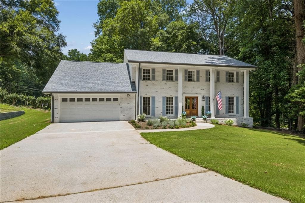 5 bedroom, 5 bathroom, 2,914 sq ft single family residence for sale at 2034 Starfire Drive, Atlanta, GA 30345 — photo 2