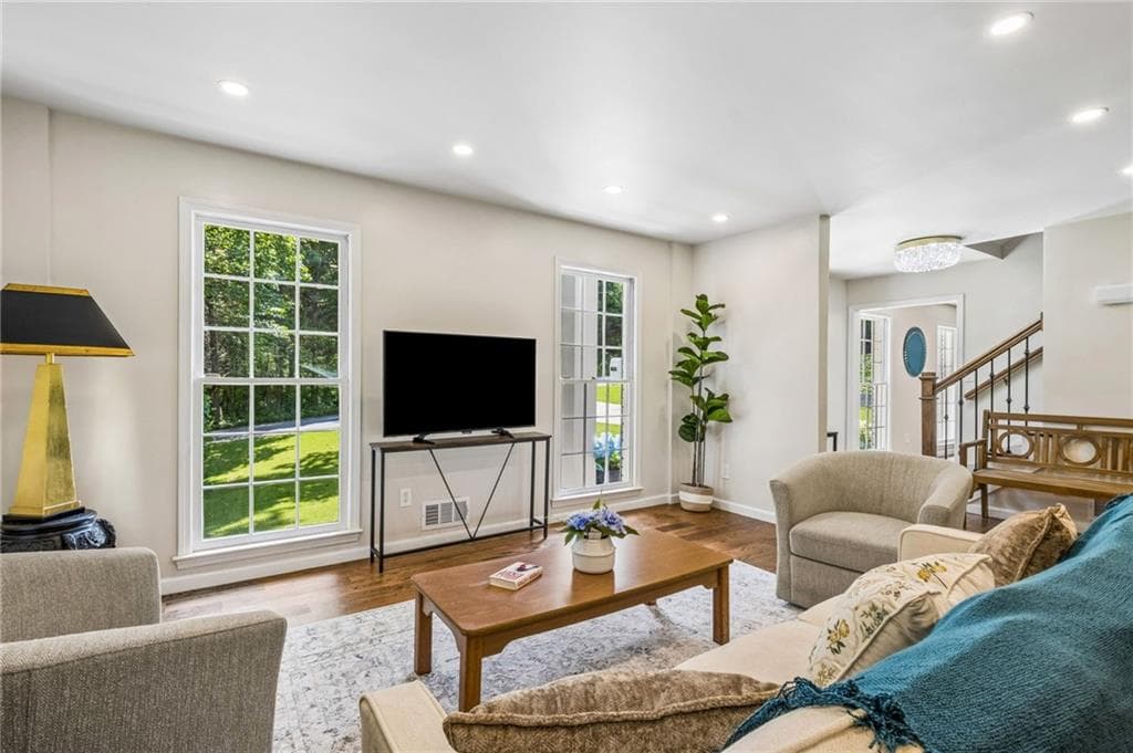 5 bedroom, 5 bathroom, 2,914 sq ft single family residence for sale at 2034 Starfire Drive, Atlanta, GA 30345 — photo 9