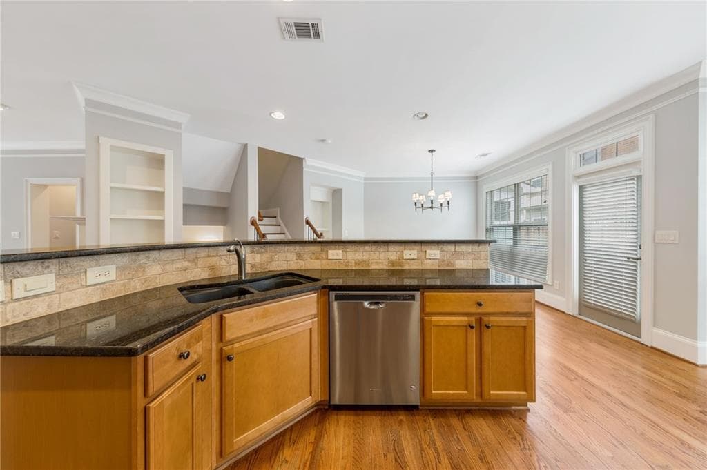 4 bedroom, 4 bathroom, 2,741 sq ft townhouse for sale at 2765 Durham Drive, Atlanta, GA 30319 — photo 9