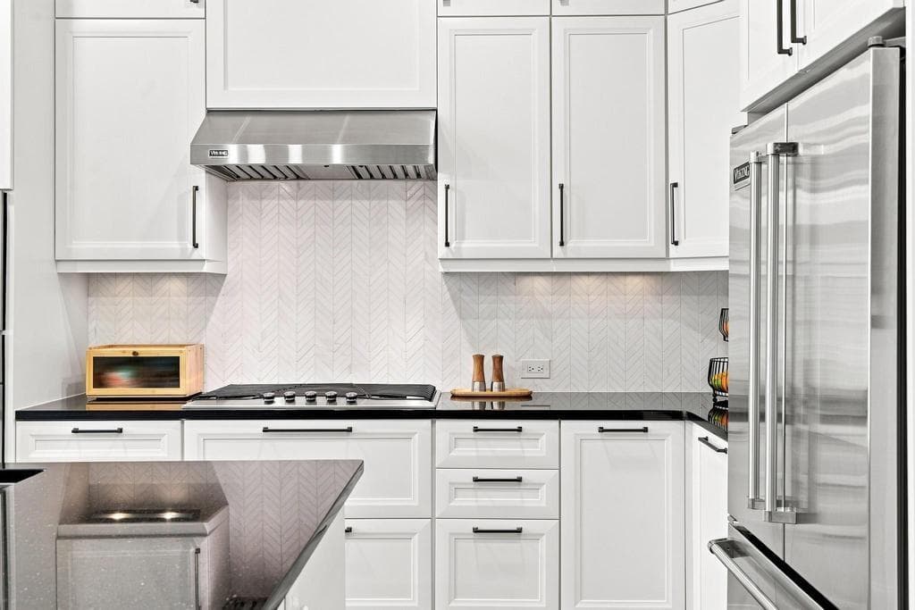 3 bedroom, 4 bathroom, 2,457 sq ft townhouse under contract at 9 Arbor Way Drive 9, Decatur, GA 30030 — photo 7