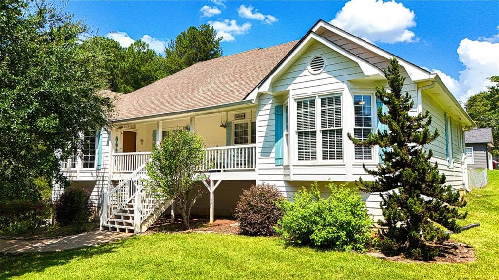 3 bedroom, 2 bathroom, 1,802 sq ft single family residence for sale at 149 Maplelake Drive, Acworth, GA 30101