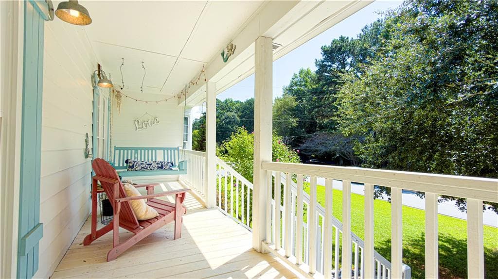 3 bedroom, 2 bathroom, 1,802 sq ft single family residence for sale at 149 Maplelake Drive, Acworth, GA 30101 — photo 4