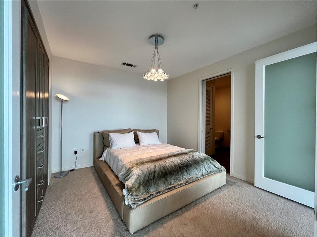 1 bedroom, 1 bathroom, 868 sq ft condominium for sale at 45 Ivan Allen Jr Boulevard 2105, Atlanta, GA 30308 — photo 3
