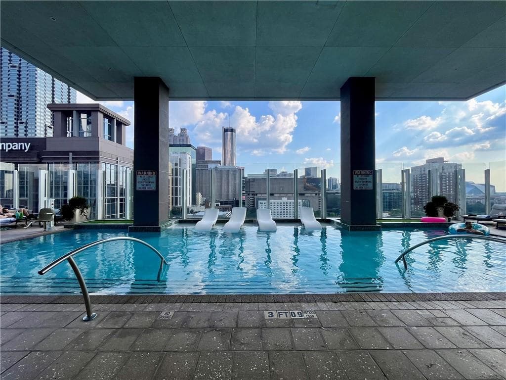 1 bedroom, 1 bathroom, 868 sq ft condominium for sale at 45 Ivan Allen Jr Boulevard 2105, Atlanta, GA 30308 — photo 4