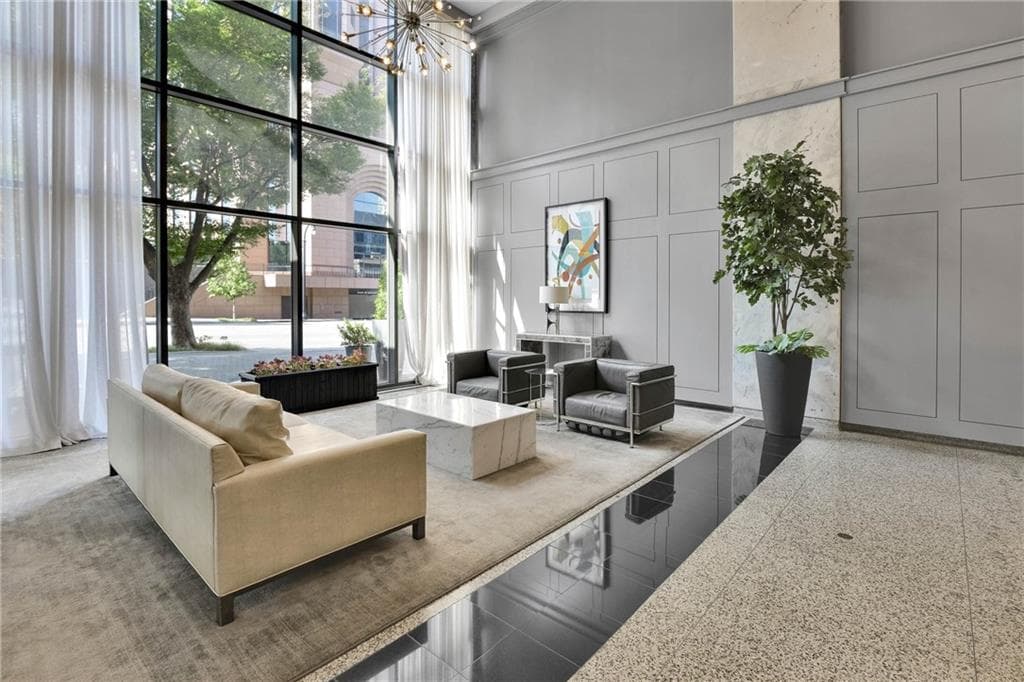 1 bedroom, 1 bathroom, 786 sq ft condominium for rent at 620 Peachtree street 1709, Atlanta, GA 30308 for $1,750 a month — photo 1 of 29