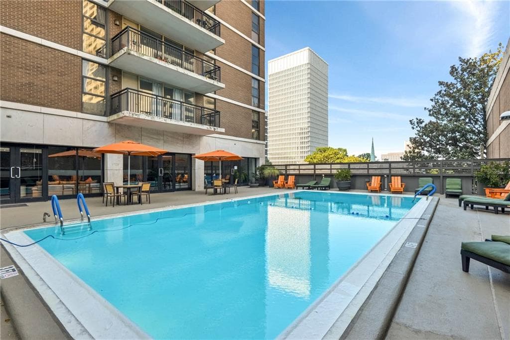 1 bedroom, 1 bathroom, 786 sq ft condominium for rent at 620 Peachtree street 1709, Atlanta, GA 30308 for $1,750 a month — photo 3