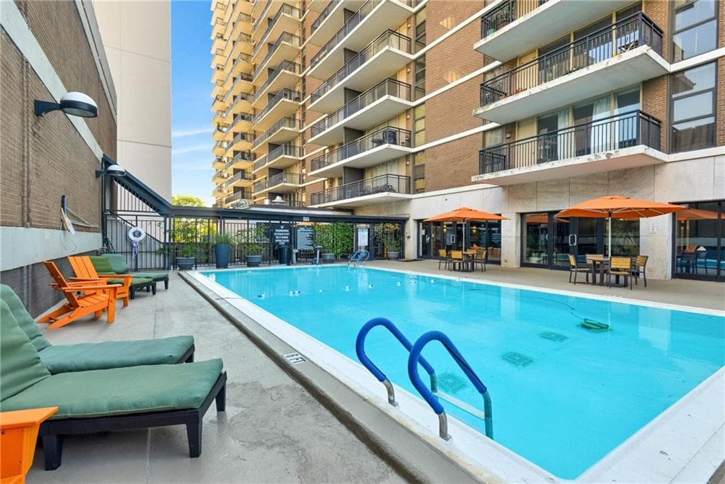 1 bedroom, 1 bathroom, 786 sq ft condominium for rent at 620 Peachtree street 1709, Atlanta, GA 30308 for $1,750 a month — photo 4