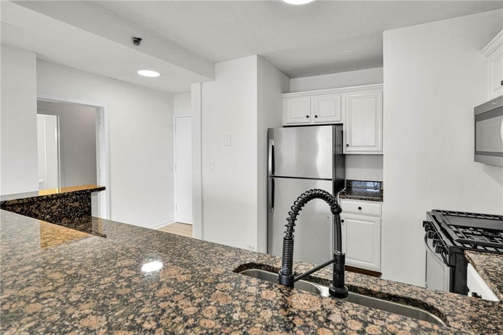 1 bedroom, 1 bathroom, 786 sq ft condominium for rent at 620 Peachtree street 1709, Atlanta, GA 30308 for $1,750 a month — photo 10