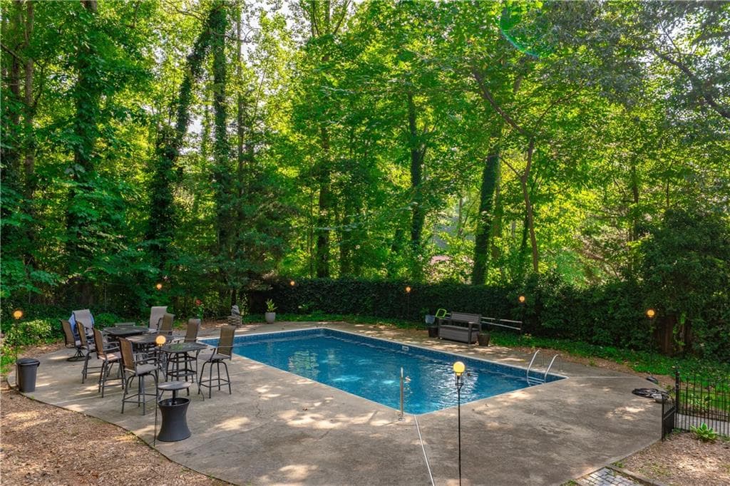 5 bedroom, 3 bathroom, 3,360 sq ft single family residence under contract at 4861 Millen Drive, Mableton, GA 30126 — photo 4