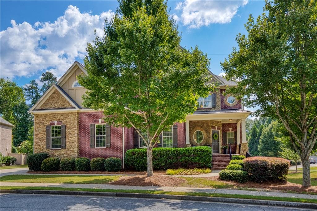 5 bedroom, 4 bathroom, 5,360 sq ft single family residence for sale at 11001 Estates Circle, Alpharetta, GA 30022