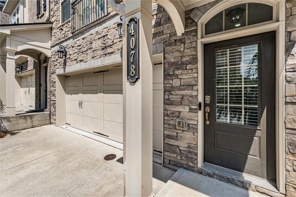 4 bedroom, 4 bathroom, 2,584 sq ft townhouse for sale at 4078 Townsend Lane, Atlanta, GA 30346 — photo 4