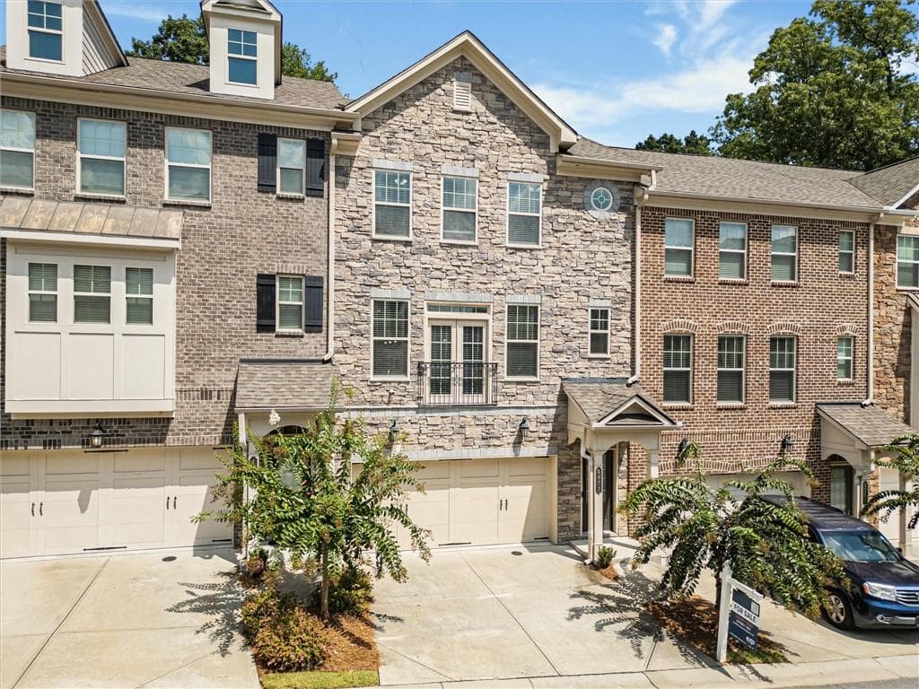 4 bedroom, 4 bathroom, 2,584 sq ft townhouse for sale at 4078 Townsend Lane, Atlanta, GA 30346 — photo 5