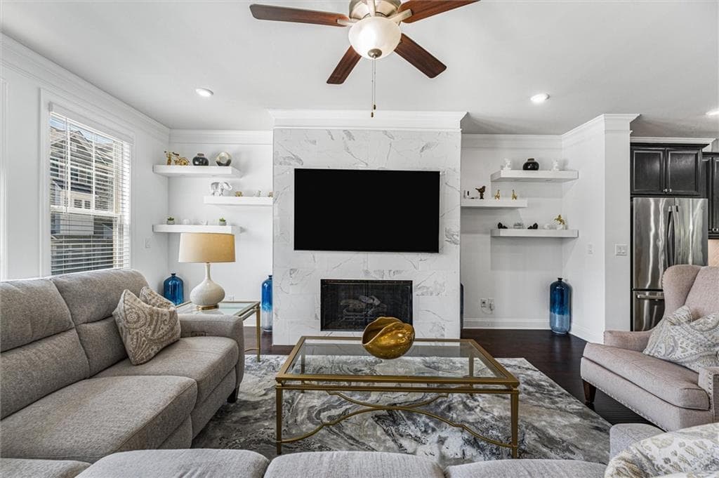 4 bedroom, 4 bathroom, 2,584 sq ft townhouse for sale at 4078 Townsend Lane, Atlanta, GA 30346 — photo 2