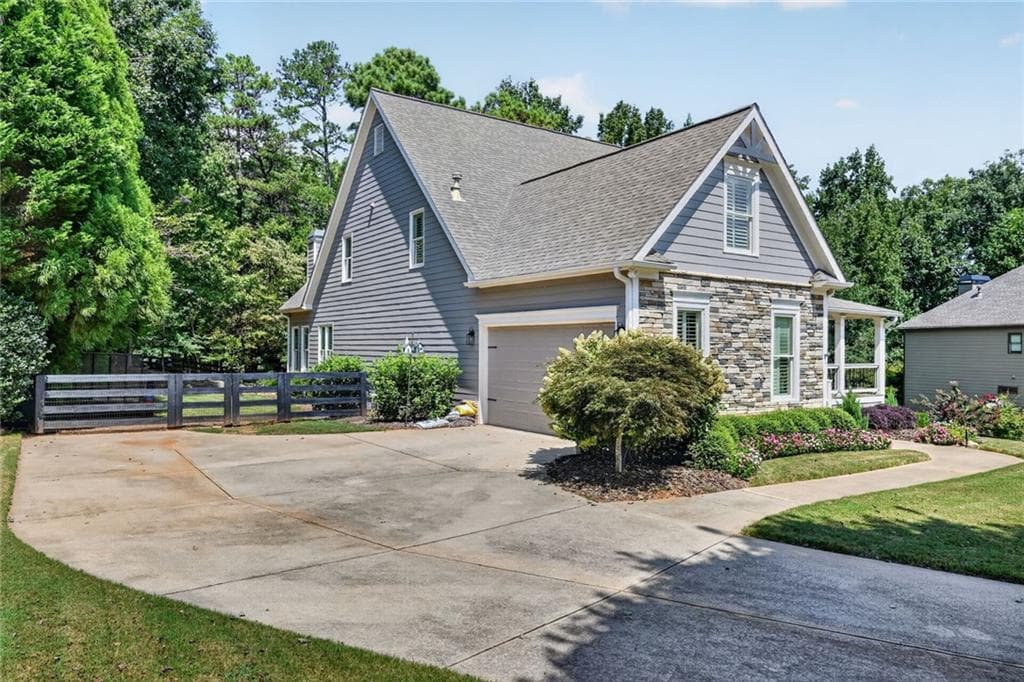 6 bedroom, 4 bathroom, 4,361 sq ft single family residence for sale at 4760 Green Summers Drive, Cumming, GA 30028 — photo 2