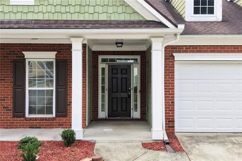 3 bedroom, 2 bathroom, 1,930 sq ft single family residence for sale at 3870 Amberleigh Trace, Gainesville, GA 30507 — photo 4