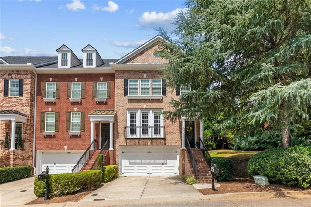 4 bedroom, 4 bathroom, 2,256 sq ft townhouse for sale at 5100 Waters Edge Trail, Roswell, GA 30075 — photo 2