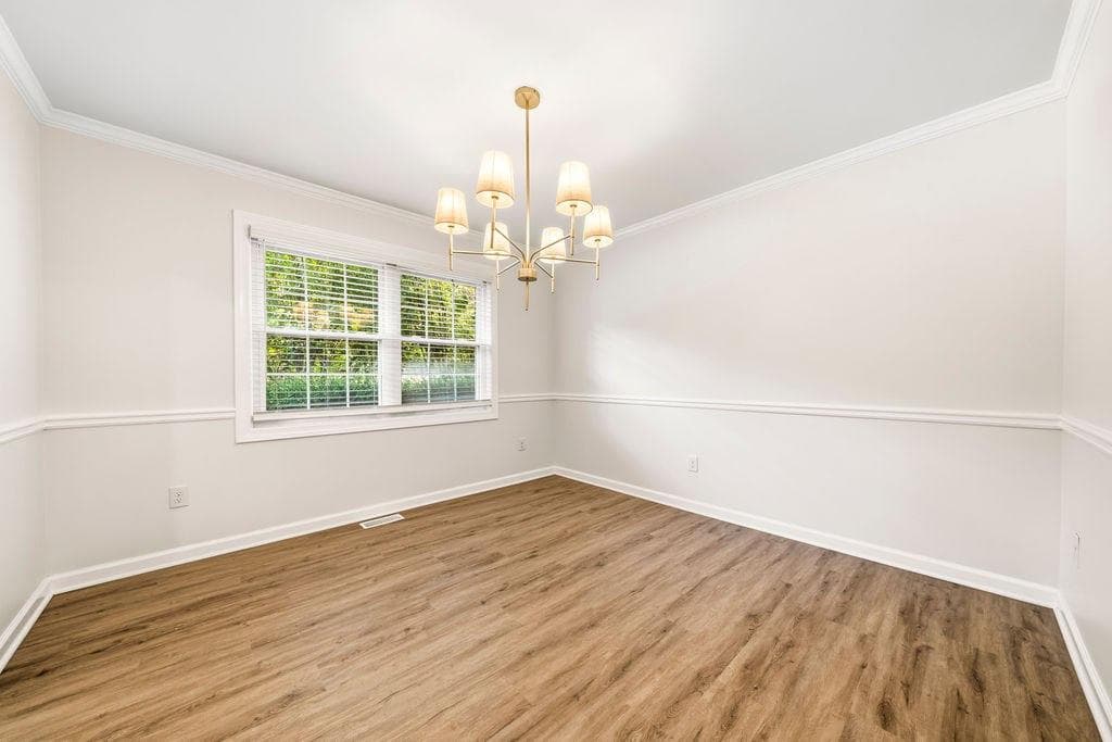 4 bedroom, 2 bathroom, 2,349 sq ft single family residence for sale at 231 Suburban Drive, Kennesaw, GA 30144 — photo 10