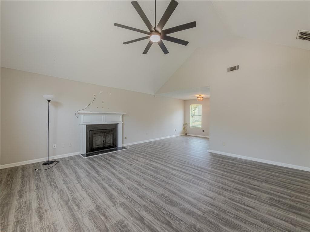 3 bedroom, 2 bathroom, 1,680 sq ft single family residence for sale at 6196 Idlewood Circle, Lithonia, GA 30038 — photo 4
