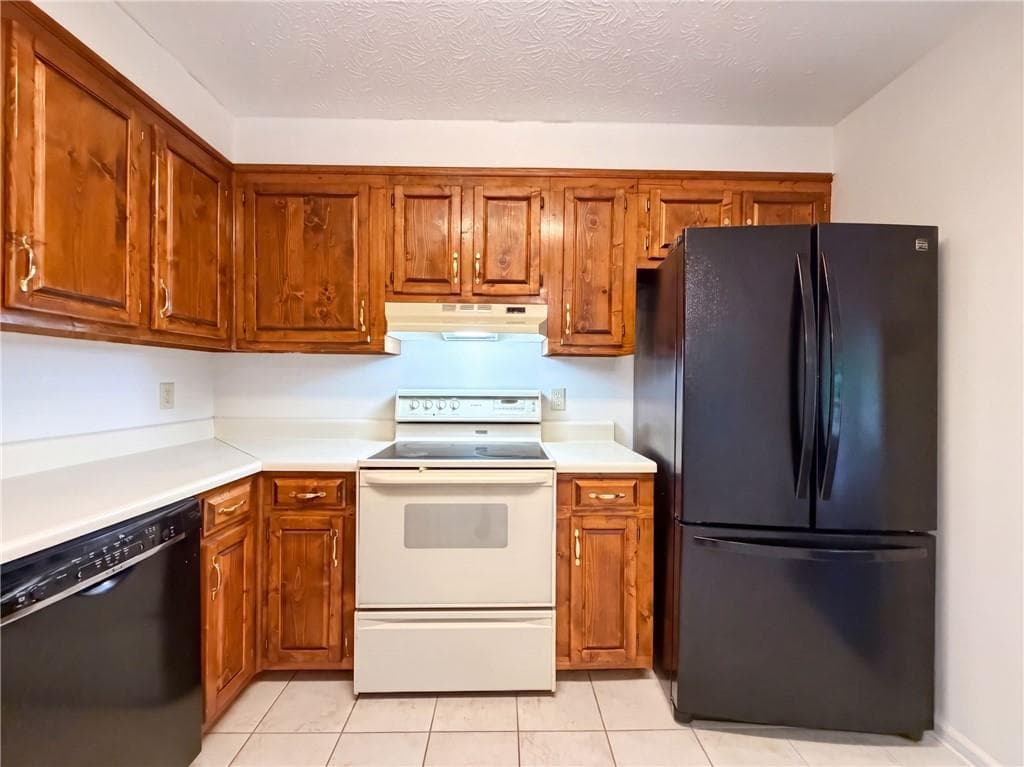 3 bedroom, 2 bathroom, 1,422 sq ft single family residence for sale at 103 Saddlebrook Court, LaGrange, GA 30240 — photo 7