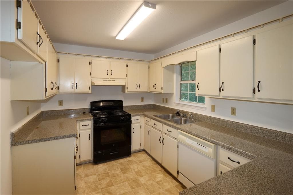 2 bedroom, 2 bathroom, 1,248 sq ft single family residence for sale at 28 Frances Drive, Rome, GA 30165 — photo 6