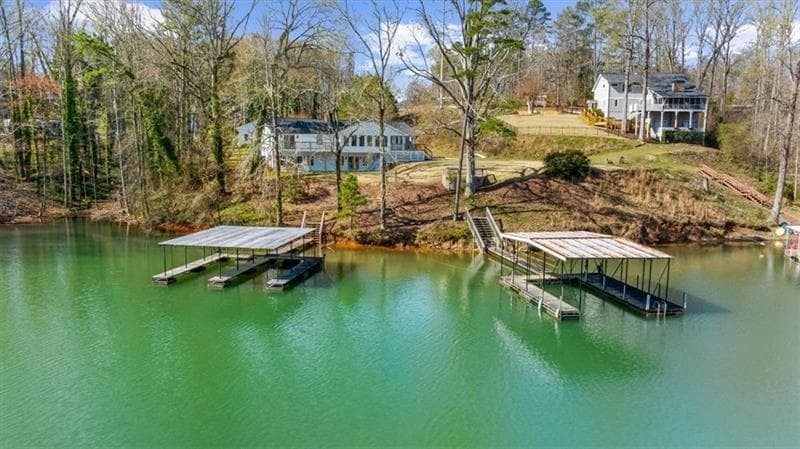 4 bedroom, 5 bathroom, 3,978 sq ft single family residence for sale at 6313 Shoreland Circle, Buford, GA 30518 — photo 3