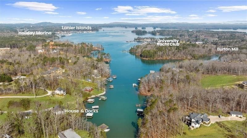 4 bedroom, 5 bathroom, 3,978 sq ft single family residence for sale at 6313 Shoreland Circle, Buford, GA 30518 — photo 4