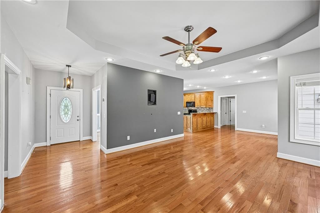 3 bedroom, 2 bathroom, 1,720 sq ft single family residence for sale at 116 Savannah Street, Calhoun, GA 30701 — photo 3