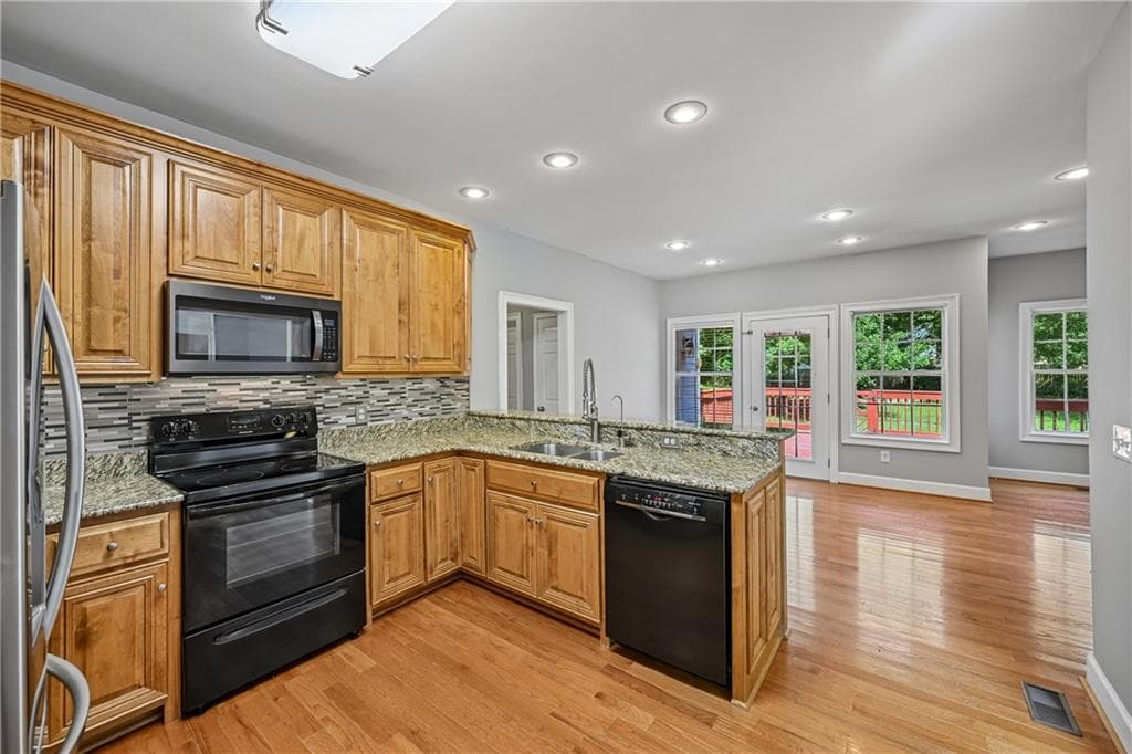 3 bedroom, 2 bathroom, 1,720 sq ft single family residence for sale at 116 Savannah Street, Calhoun, GA 30701 — photo 6