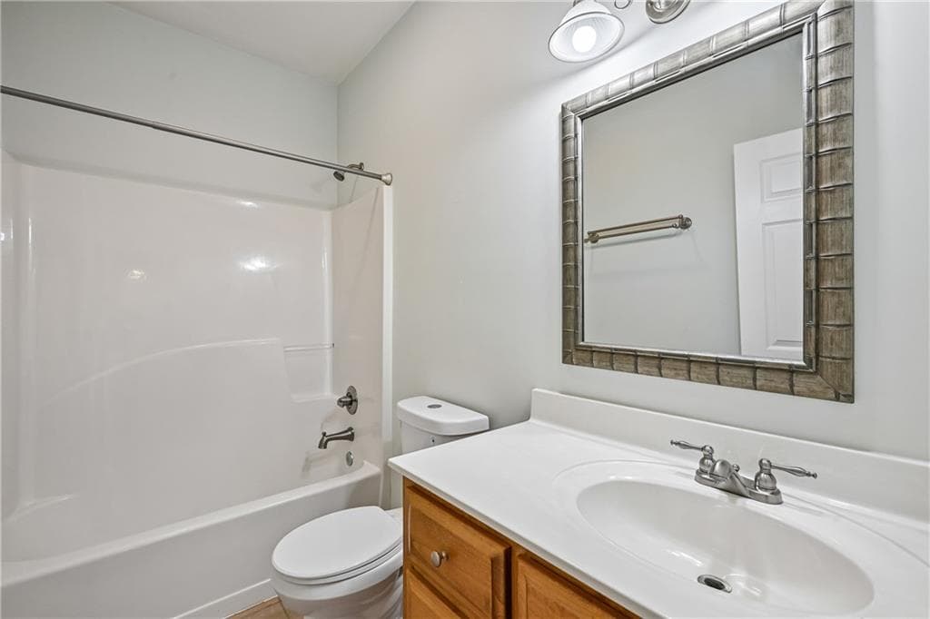 3 bedroom, 2 bathroom, 1,720 sq ft single family residence for sale at 116 Savannah Street, Calhoun, GA 30701 — photo 8