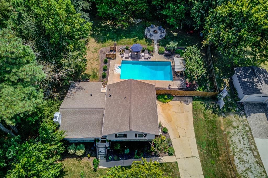 4 bedroom, 3 bathroom, 1,848 sq ft single family residence under contract at 3573 Habersham Court, Buford, GA 30519 — photo 5