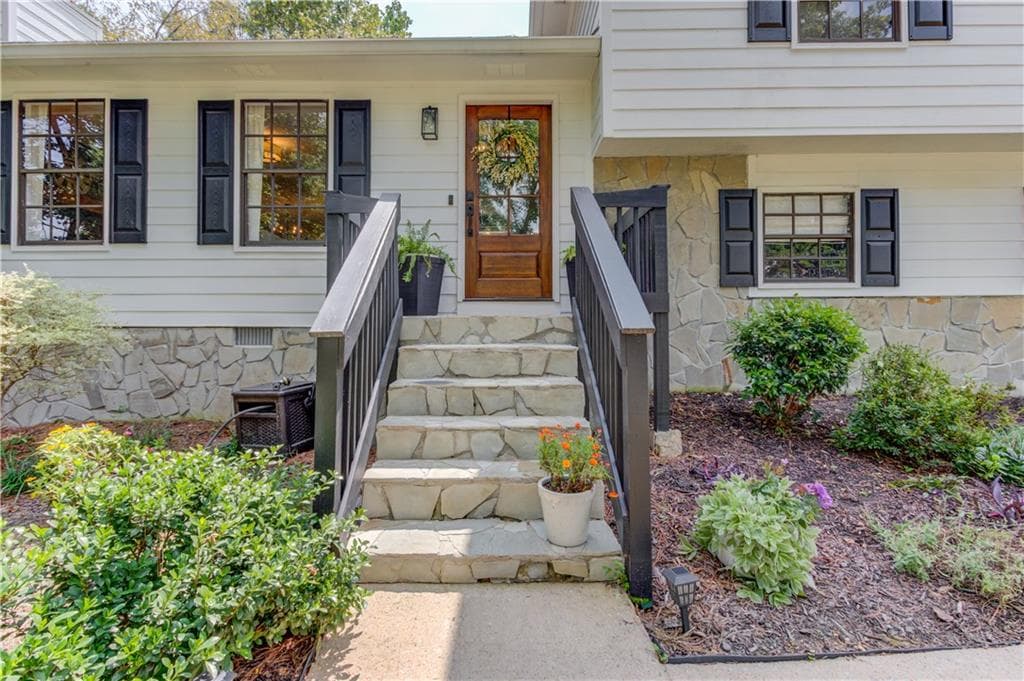 4 bedroom, 3 bathroom, 1,848 sq ft single family residence under contract at 3573 Habersham Court, Buford, GA 30519 — photo 8